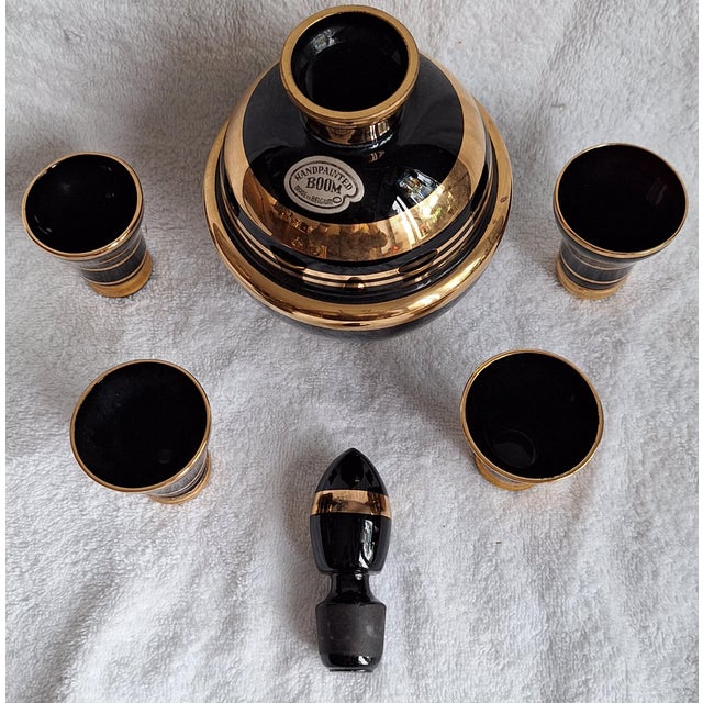 Art Deco Liqueur Set in Black Glass with Gold Painting by Boom, 1930s, Set of 5 For Sale - Image 3 of 6