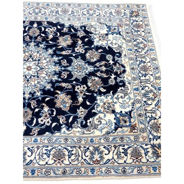 Textile Middle Eastern Rug in Virgin Wool and Silk For Sale - Image 7 of 11