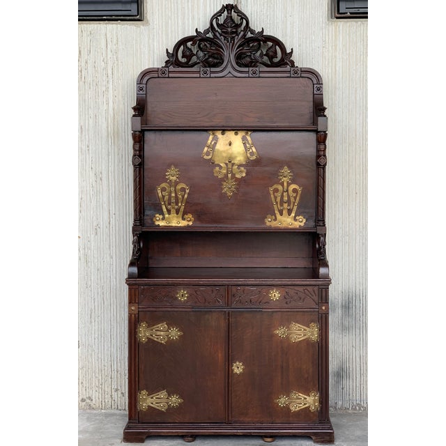 Late 19th Century Arts & Crafts Oak Sideboard with Dry Bar Top and Cupboard in Oak, Bronze & Brass For Sale - Image 16 of 18
