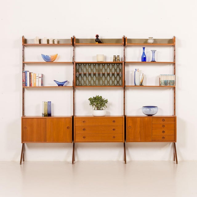 Mid-Century Modern Ergo Three-Bay Free-Standing Teak Wall Unit by John Texmon, Norway, 1960s For Sale - Image 3 of 18