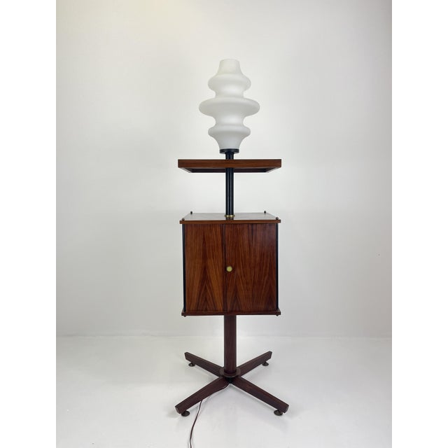 Illuminated Rotating Cabinet in the style of Ico Parisi, Italy, 1960s For Sale - Image 12 of 18