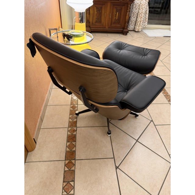 Set of Lounge Chair and Pouf in Leather, 1990s For Sale - Image 4 of 8