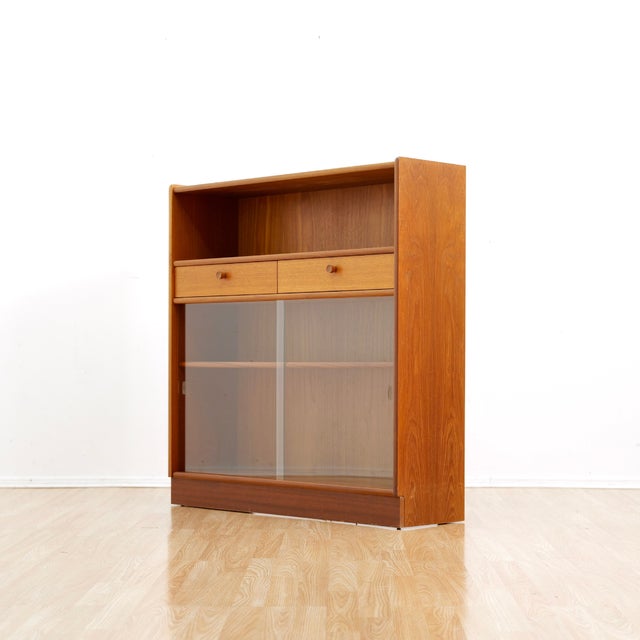 Pair of Vintage Nathan Teak China Display Cabinets For Sale - Image 9 of 15