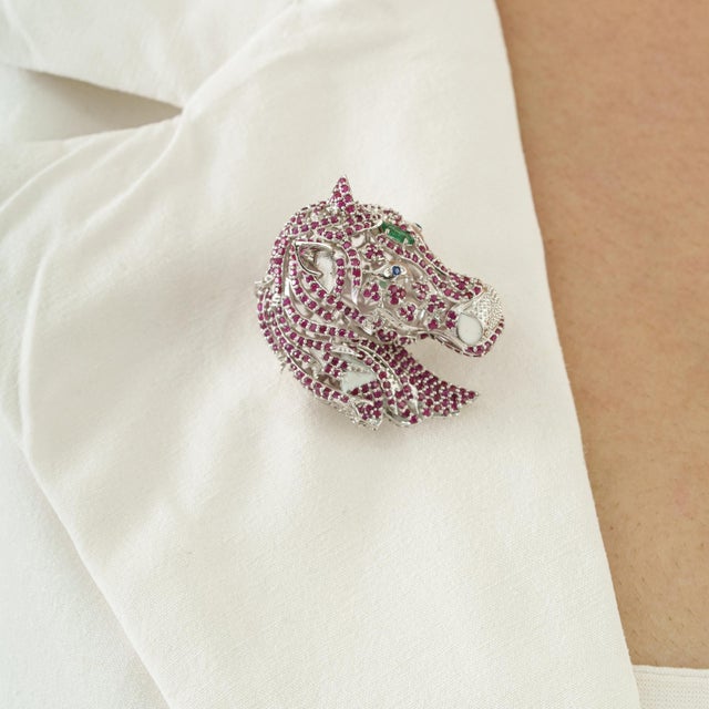 Vintage Style 4.1 Ct Pavé Set Ruby Horse Head Unisex Brooch - Luxury Christmas Gift For Sale - Image 4 of 12