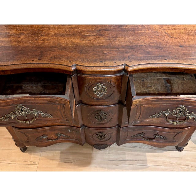 Early 18th Century French Provincial Walnut Commode For Sale - Image 10 of 16