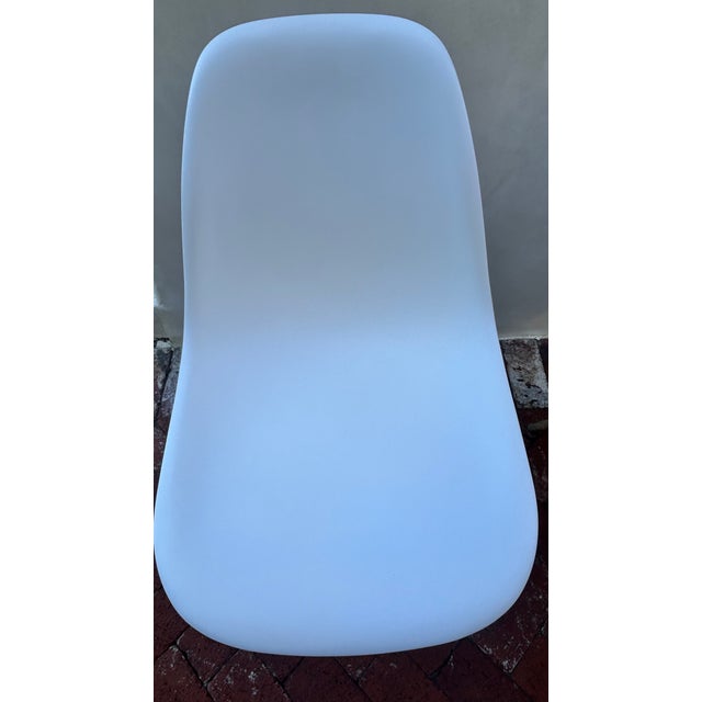 Eames Molded Fiberglass Chair Set For Sale - Image 10 of 17