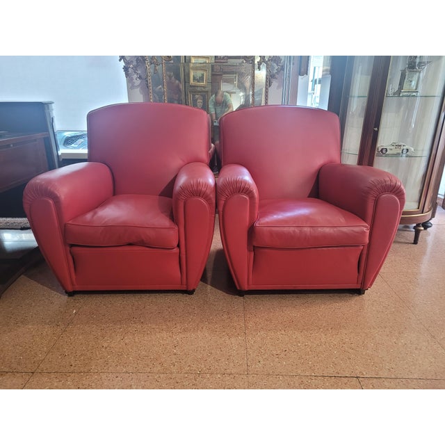 An elegant and comfortable pair of lounge chairs produced by Poltrona Frau, made in Italy in the second half of the 20th...