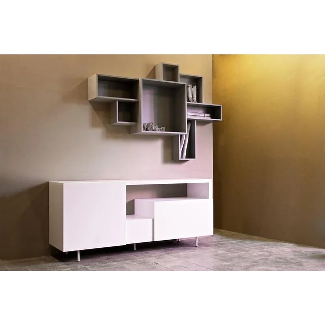 The Strong Thickness of 40 mm - Of the Lid, Basement and External Shouder - Attributes Robustness to the Product, Without...