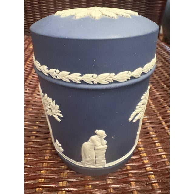 Josiah Wedgwood 1970s Portland Blue Wedgwood Tea Caddy Box For Sale - Image 4 of 4