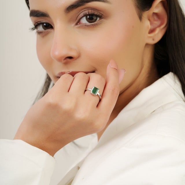 0.57 Carat Natural Emerald Classic Solitaire Ring in 925 Silver- Size 7 For Sale - Image 4 of 10