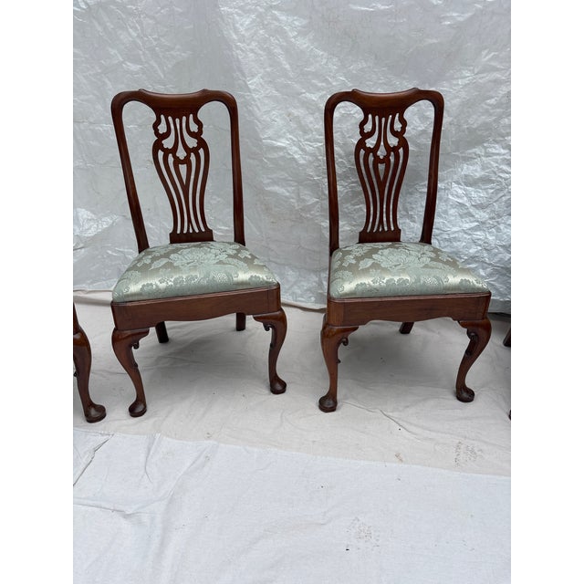 Queen Anne 18th Century Set of Six Queen Anne Walnut Dinning Chairs For Sale - Image 3 of 13