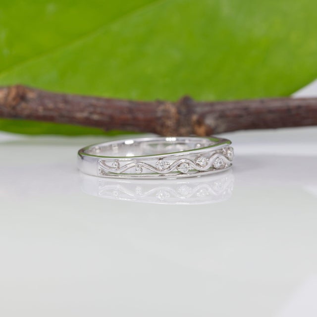 Metal Natural Diamond Band in Solid 14k Gold | Vintage Scroll Design Diamond Ring, Size 6.75 For Sale - Image 7 of 9