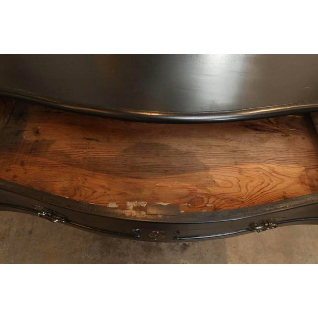 18th Century French Louis XV Laquer Commode For Sale In Los Angeles - Image 6 of 6