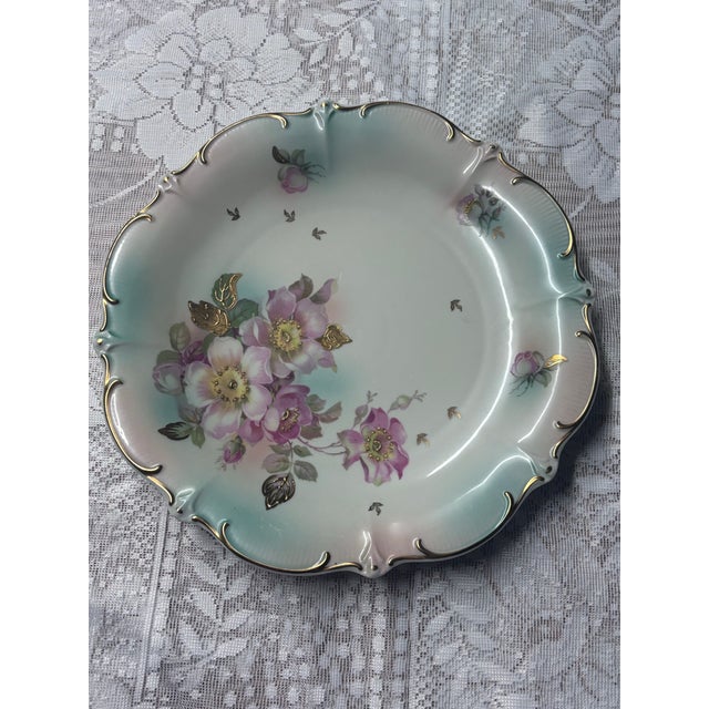 Traditional 1950s Vintage Hand-Painted Bavaria Floral Plate with Gold Trim For Sale - Image 3 of 11