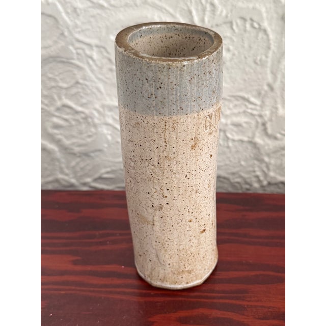 Late 20th Century Late 20th Century Studio Pottery Speckled Stoneware Cylinder Bud Vase With Blue Gray Rim For Sale - Image 5 of 8