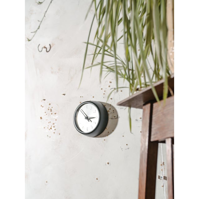 Small Mid-Century Satin Black GPO Slave Clock from Magneta, England, 1950s For Sale - Image 6 of 10