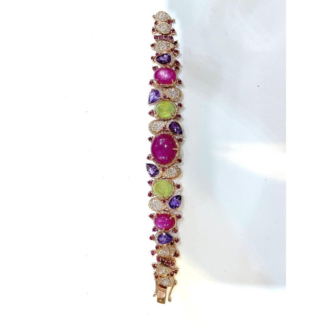Bochic "Capri" Vintage Amethyst & Multi Color Sapphires Cuff Set In 18K & Silver For Sale - Image 12 of 18