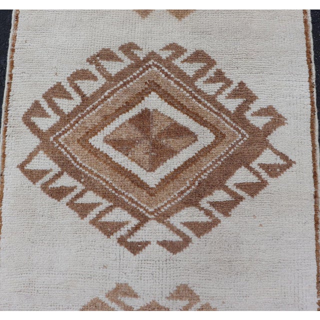 Ivory Vintage Turkish Tulu Runner With Ivory Field and Soft Brown Diamond Motifs For Sale - Image 8 of 11