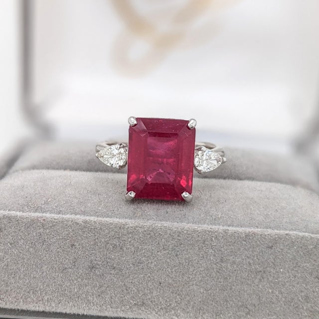 5.9ct Red Ruby Ring With Earth Mined Diamonds in Solid 14k White Gold Size 6.75 For Sale - Image 10 of 10