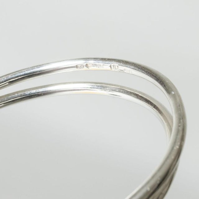 Mid-Century Modern Love Knot Bangle from Kaunis Koru, 1976 For Sale - Image 6 of 7