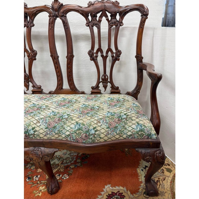Chippendale Antique Chippendale Carved Mahogany Three-Seat Bench With Upholstered Seat For Sale - Image 3 of 10