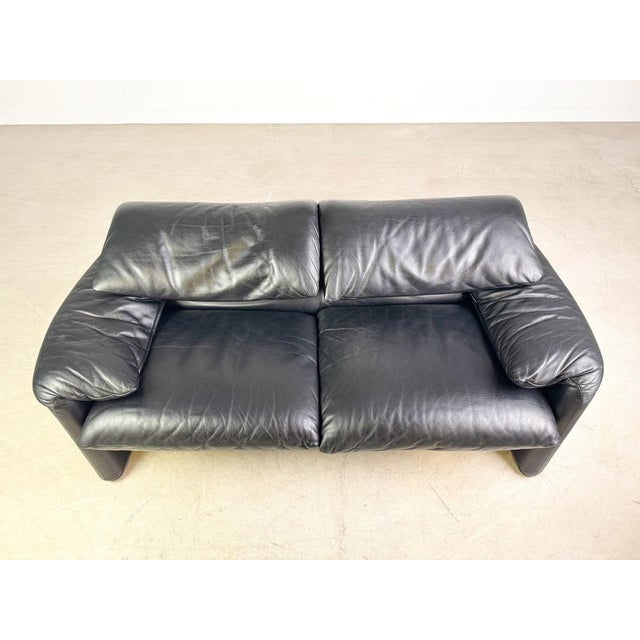 Cassina Maralunga 2-Seater Sofa in Leather by Vico Magistretti for Cassina For Sale - Image 4 of 10