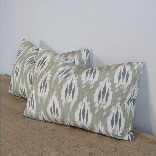 Traditional Lee Jofa Clare Moss 14x20" Lumbar Pillows - Set of 2 For Sale - Image 3 of 5