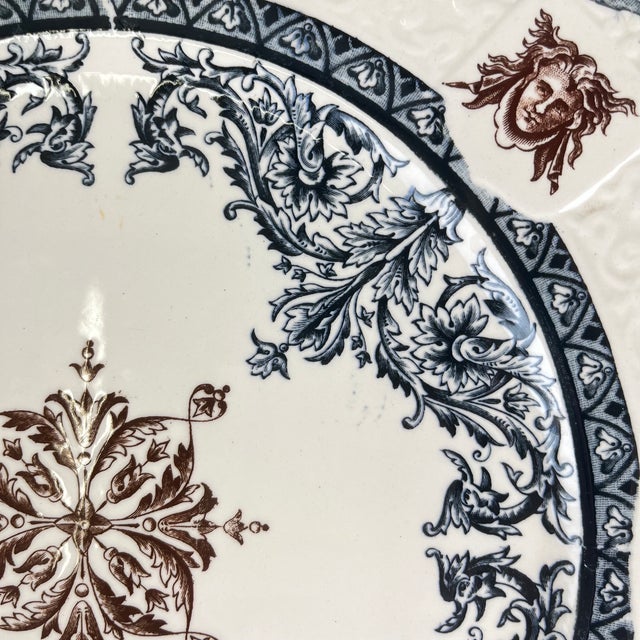Ceramic Late 19th Century Square Diane Plate in Polychrome Earthenware from Longchamp For Sale - Image 7 of 9