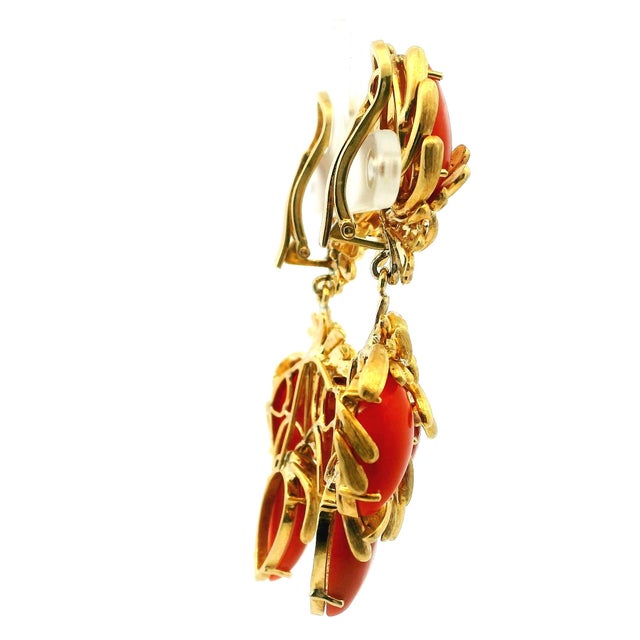 1960s Italian Sardinian Coral 18k Gold Floral Drop Earrings, Pair For Sale - Image 4 of 10
