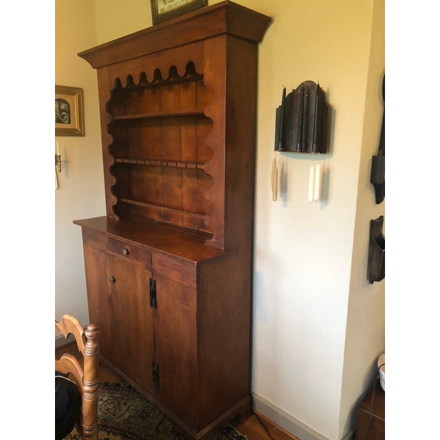Late 18th Century VTG Pine Country One Piece Stepback Hutch Display Shelves, and Lower Storage Cabinet For Sale - Image 4 of 12