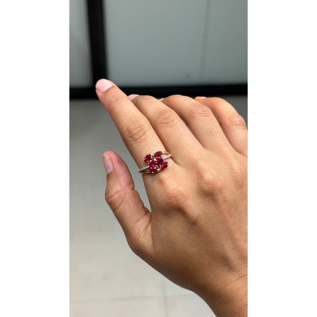 Art Deco 1.74ct Oval Ruby and Diamond Accent Cluster Ring in 14k Yellow Gold Size 6.5 For Sale - Image 3 of 17