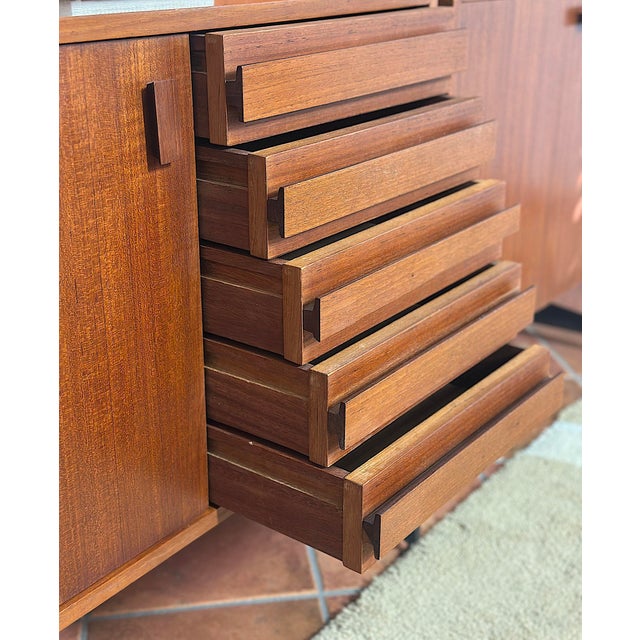 Vintage 3-Bay Double-Sided Bookcase, Italy, 1960s For Sale - Image 4 of 18