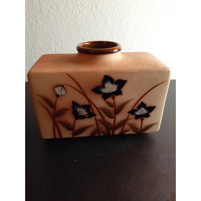 1970s Hand-painted Oriental Floral Ceramic Tea Caddy Vase For Sale In Dallas - Image 6 of 9