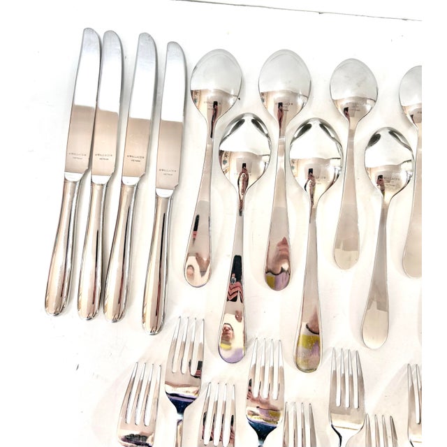 Silver Wallace Flatware Set – Modern Teardrop Pattern, 18/10 Stainless Steel - Minimalist Table Setting – Service for Four For Sale - Image 8 of 12