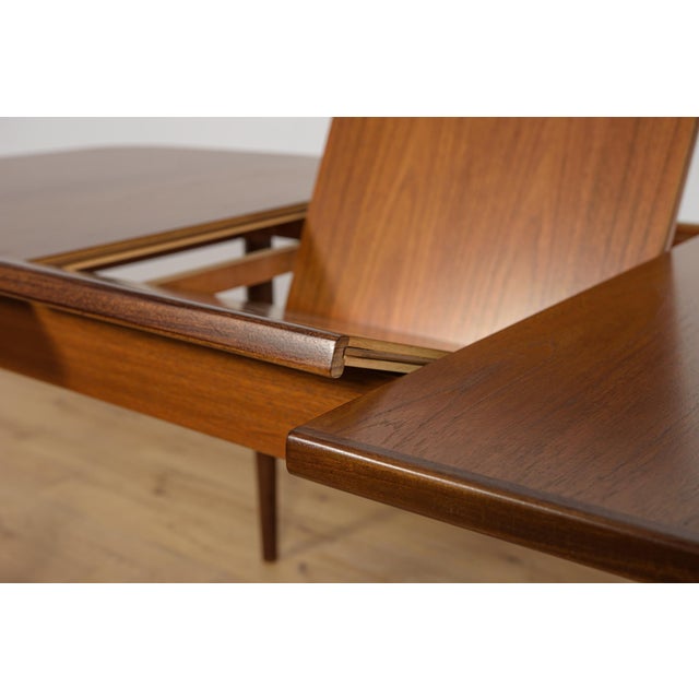 Brown Mid-Century Modern Teak Extendable Dining Table from G-Plan, 1960s For Sale - Image 8 of 18