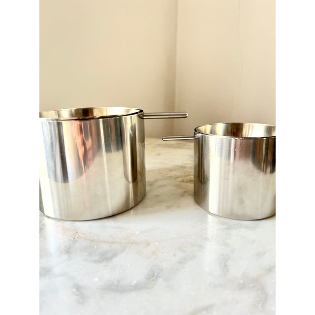 Vintage Danish Cylinda Line Tiltable Ashtrays by Arne Jacobsen for Stelton, 1970s, Set of 2 For Sale - Image 7 of 14