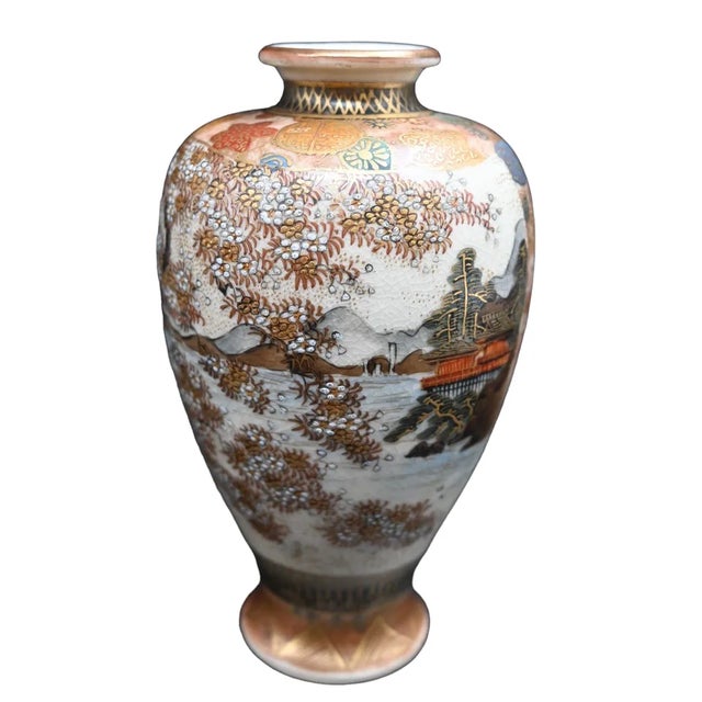 A rare antique Japanese Satsuma vase, signed Fine quality Meiji period (1867-1912) Good overall condition, no chips,...