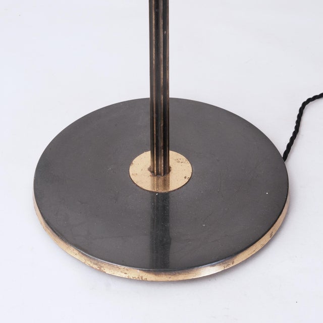 Telescopic Floor Lamp with Fluted Stem, 1950s For Sale - Image 4 of 9