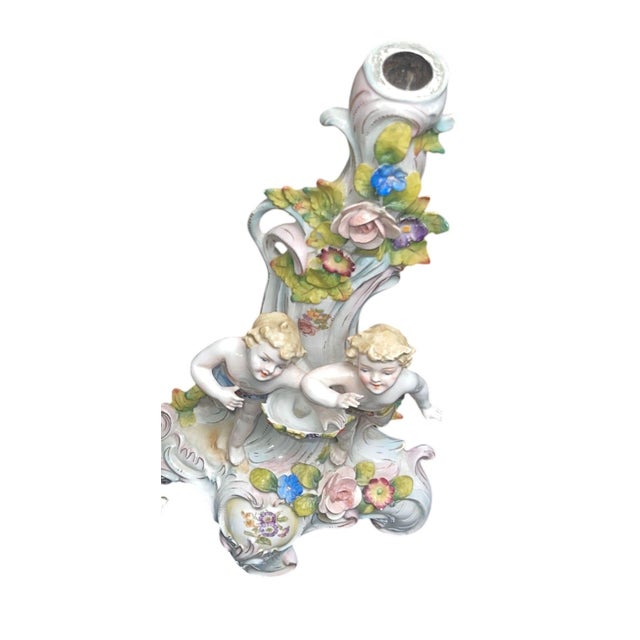 Traditional Pair of Meissen Style Porcelain Five-Arm Candelabras. Germany, 20th Century. For Sale - Image 3 of 10