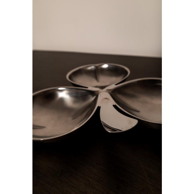 Plat Apéritif Inox Jean Couzon Vintage – Forme Trèfle, Décor Feuille