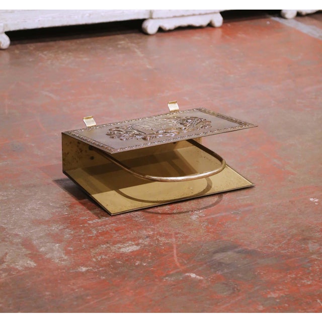 Metal Early 20th Century Renaissance Revival Brass Heraldic Magazine Rack For Sale - Image 7 of 8