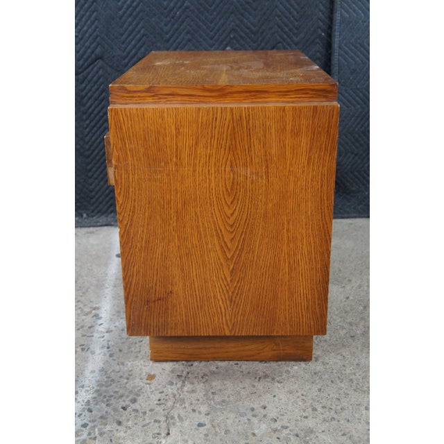 1970s Lane Staccato Mid Century Modern Oak Brutalist Nightstand Cabinet Side Table For Sale - Image 10 of 11