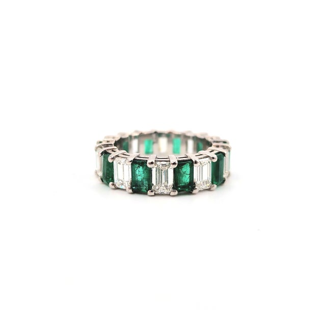 Metal 6.03 Ct Emerald Cut Colombian Emerald & Diamond Band Size 5.75 For Sale - Image 7 of 9