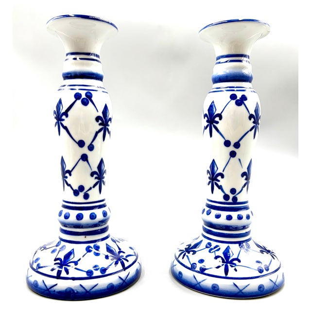 French Country Vintage French Fleur-De-Lis Blue & White Porcelain Candlesticks - A Pair For Sale - Image 3 of 8