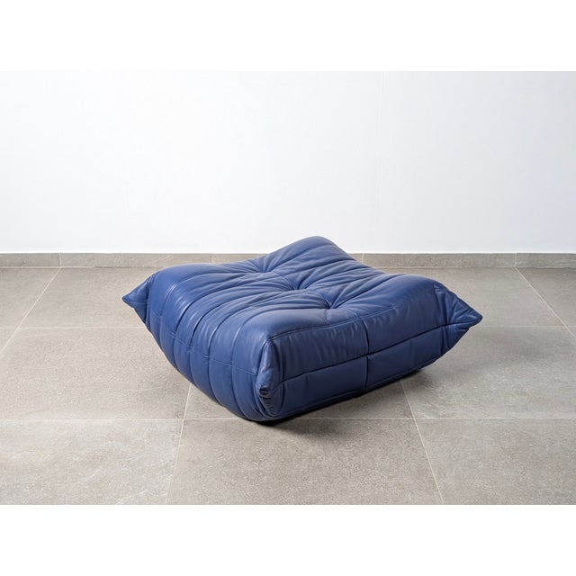 Vintage French Togo Pouf in Blue Leather by Michel Ducaroy Ligne Roset, 1980s For Sale - Image 10 of 13