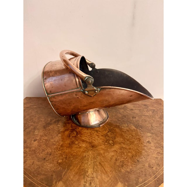 Antique George III Copper Helmet Coal Scuttle, 1800 For Sale - Image 4 of 5