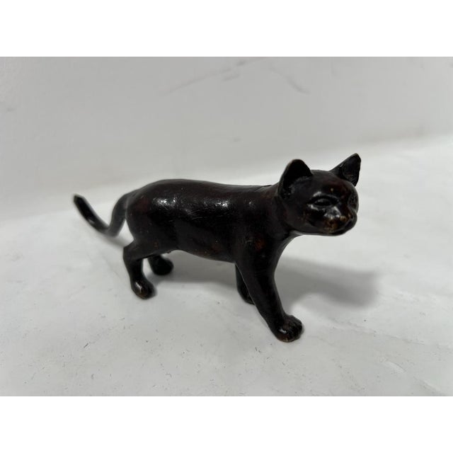 Le Chat Figurine in Bronze, 20th Century For Sale - Image 5 of 10