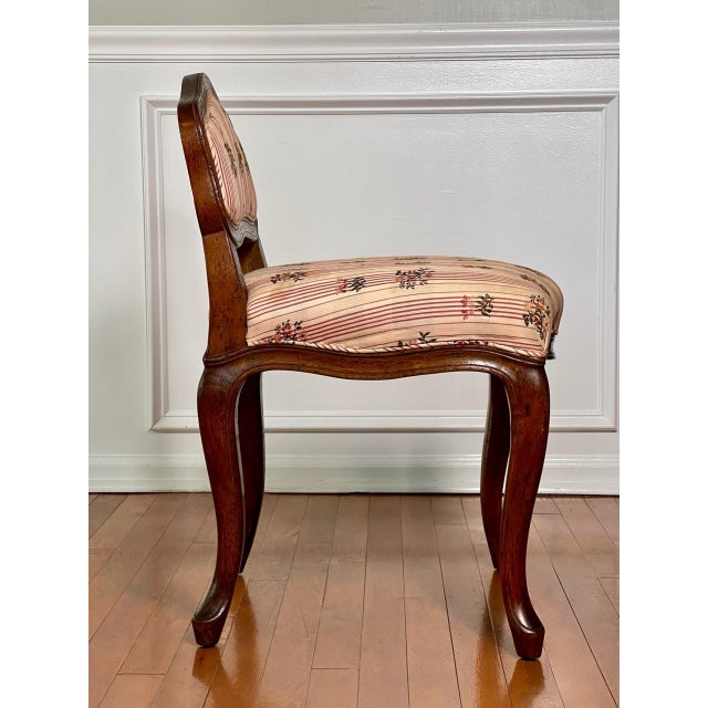 Don Ruseau Louis XV Style Upholstered Vanity or Side Chair in Walnut, 1940s For Sale In Philadelphia - Image 6 of 18