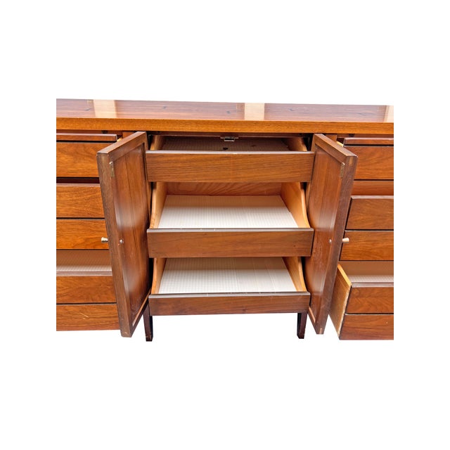 Brown Vintage Mid Century Modern Long Lowboy Dresser or Credenza in Tuxedo Design by Lane, Attributed For Sale - Image 8 of 13