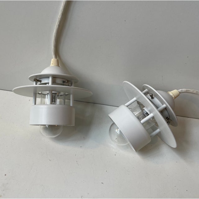 1990s Minimalist White Planet Orbit Bathroom Ceiling Lights by Jens Møller Jensen for Louis Poulsen, 1990s, Set of 2 For Sale - Image 5 of 7